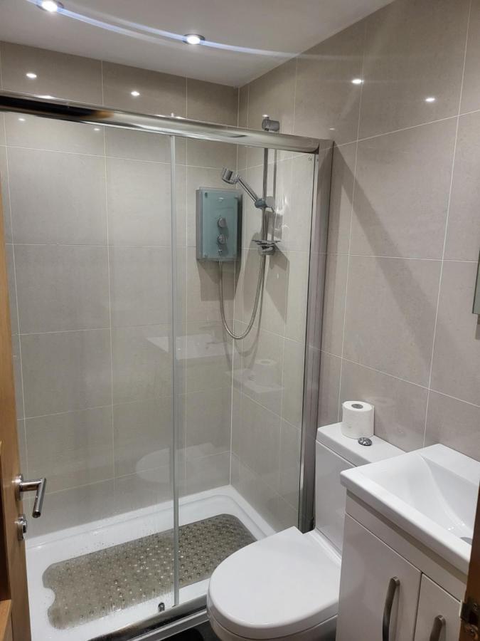 Hotel Midway à Watford  Extérieur photo